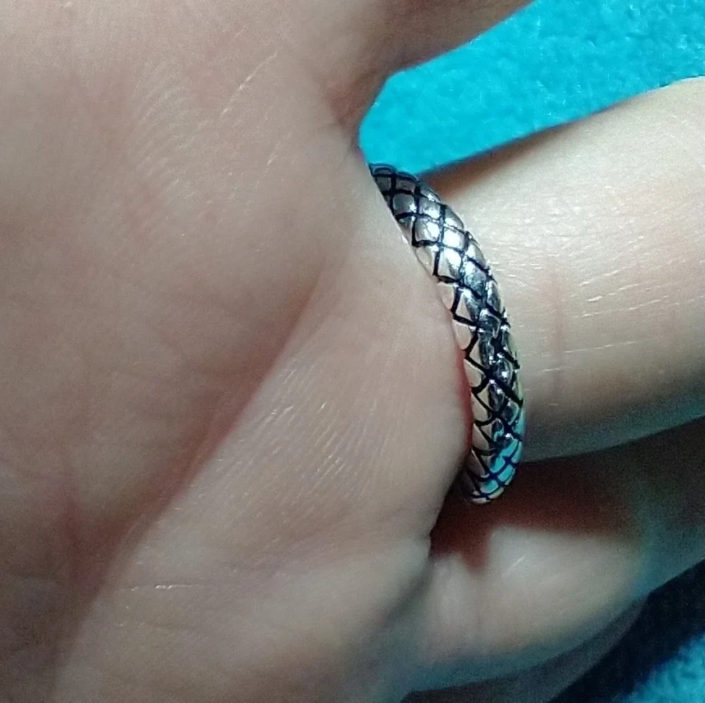 Silvertone snake crystal adjustable head ring blue green